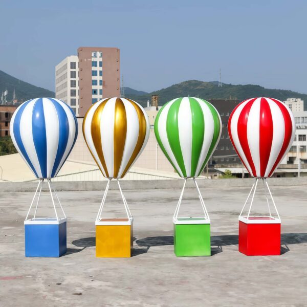 Bright striped fiberglass hot air balloon sculpture set with simulation basket base Lexio Display for shopping mall carnival theme outdoor commercial decorative props