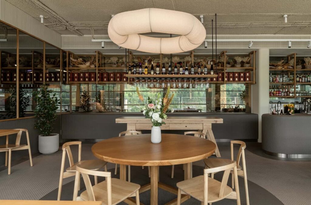 Cafe Fit-out Guide: Custom Bar Counters and Food Display Cabinets