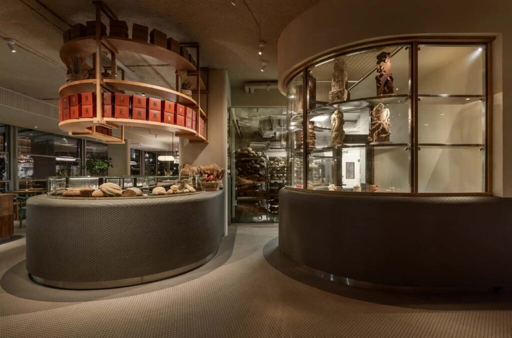 Natural Wood Commercial Furniture Solutions for Cafe & Bistro Fit-out